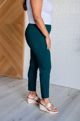 Magic Ankle Crop Skinny Pants in Hunter Green Ave Shops