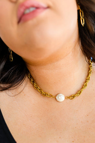 Ocean's Gold Shell Pendant Necklace - Fashion Are Us 