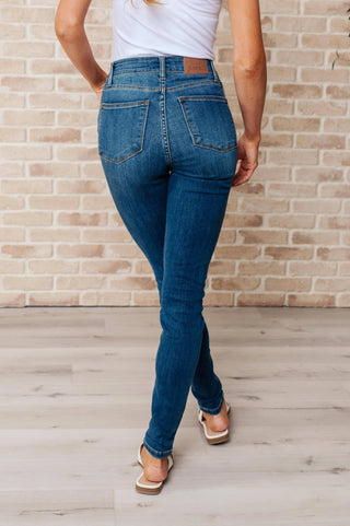 Daphne High Rise Skinny Jeans Ave Shops