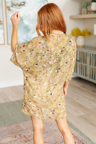 Go Anywhere Floral Kimono - Fashion Are Us, LLC